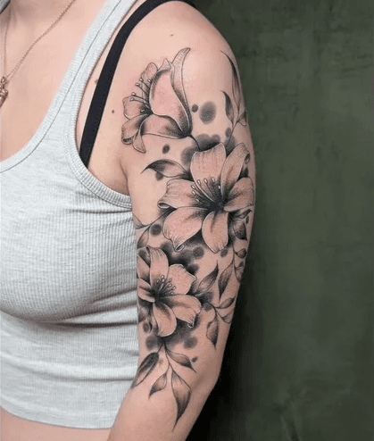 Tatouage géométrique torse