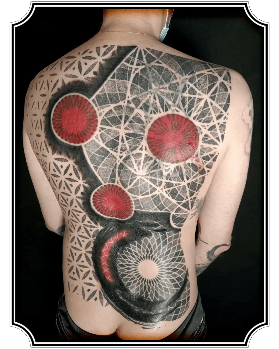 Exemple de tatouage géométrie par Lex Roulor